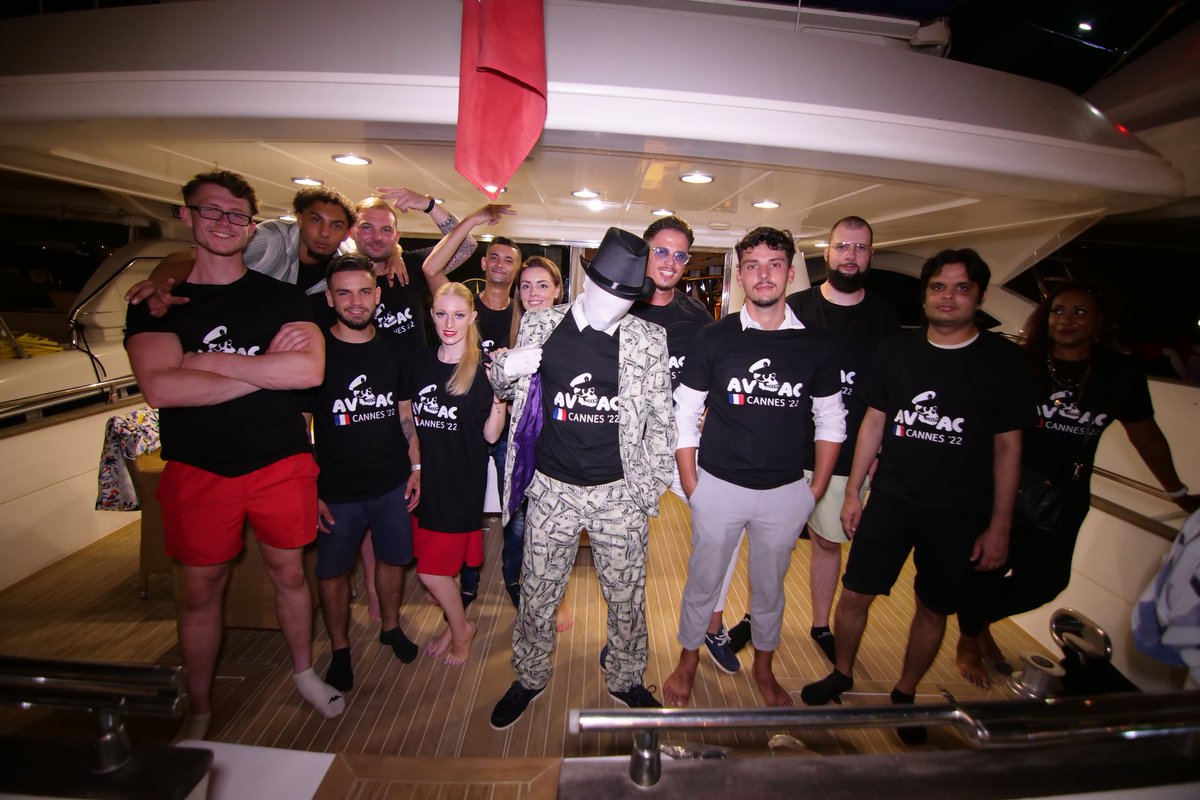 Ellusionz_'s tweet photo. What a event! 🥂 
The @AtlanticApes Yacht party in Cannes 🇫🇷 
One of two #AVAC events being held simultaneously, Cannes &amp; Las Vegas 🇺🇸
Which other NFT projects are actively doing this right now?!
We're only just getting started... 🚀
#ethereum #NFTCommunity https://t.co/XJLo7U27a9