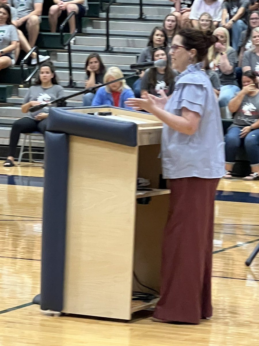 WSDR4Supt's tweet photo. More Back to School Kick Off Photos from THS! πππ€© #WeAreWentzville #WSDFamily #TeamWSD #BackToSchool https://t.co/DNJPiS9reS