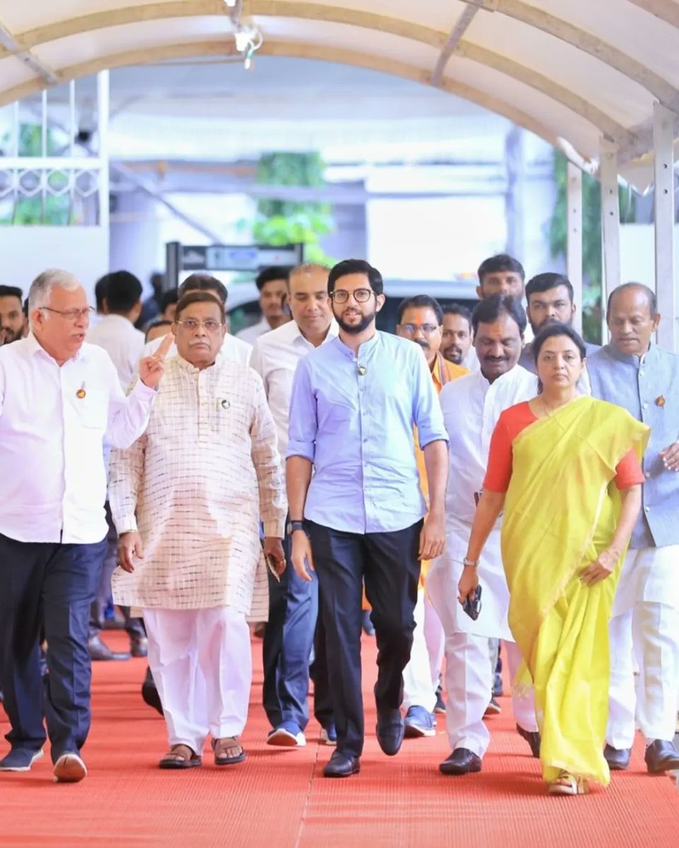 NDaradeOfficial's tweet photo. महाराष्ट्र पावसाळी अधिवेशन २०२२

#Day1 #rainysession2022  #vidhanbhavan #AdityaThackeray #Shivsena https://t.co/WVfMNMy3PW