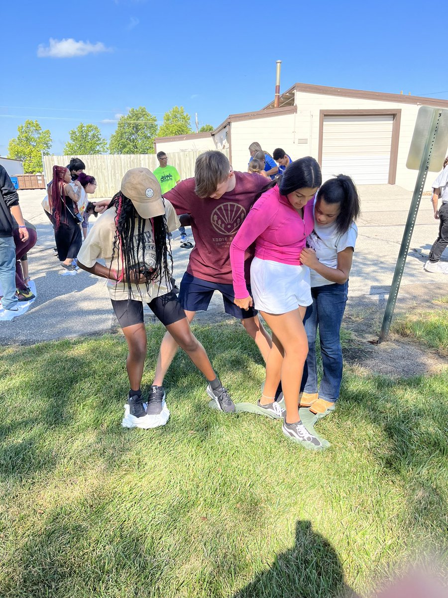 OATCElectronics's tweet photo. Team building at WDLC @RoadrunnersOATC Moments that matter😊 https://t.co/gBgbmJE7N8