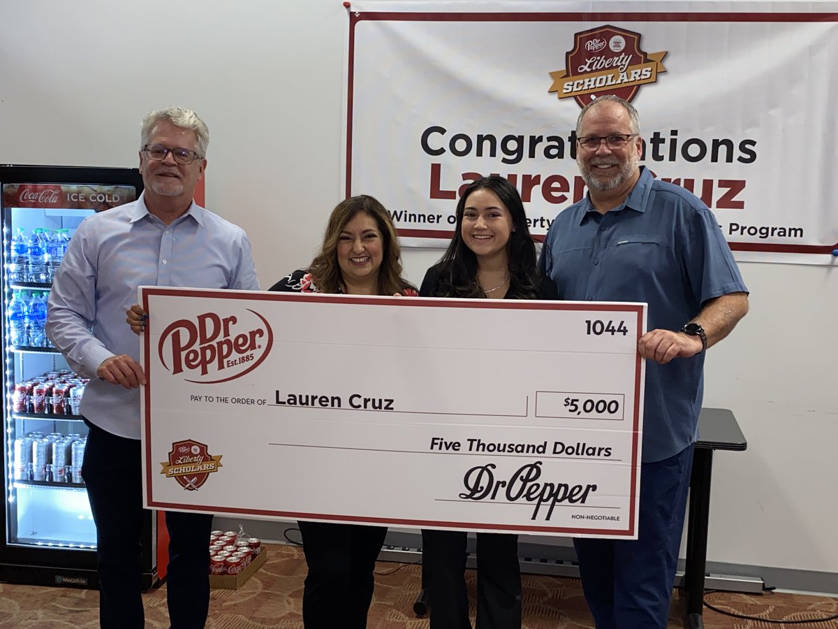 LibertyCocaCola's tweet photo. Liberty Coca-Cola and  @drpepper are happy to announce the Q2 2022 winner of the Dr Pepper Liberty Scholar’s Program, Lauren Cruz. Lauren’s essay was chosen among dozens of entries, and we congratulate Lauren, Ana Marie, and the entire Cruz family on this award. https://t.co/kJUPh5ZT2y