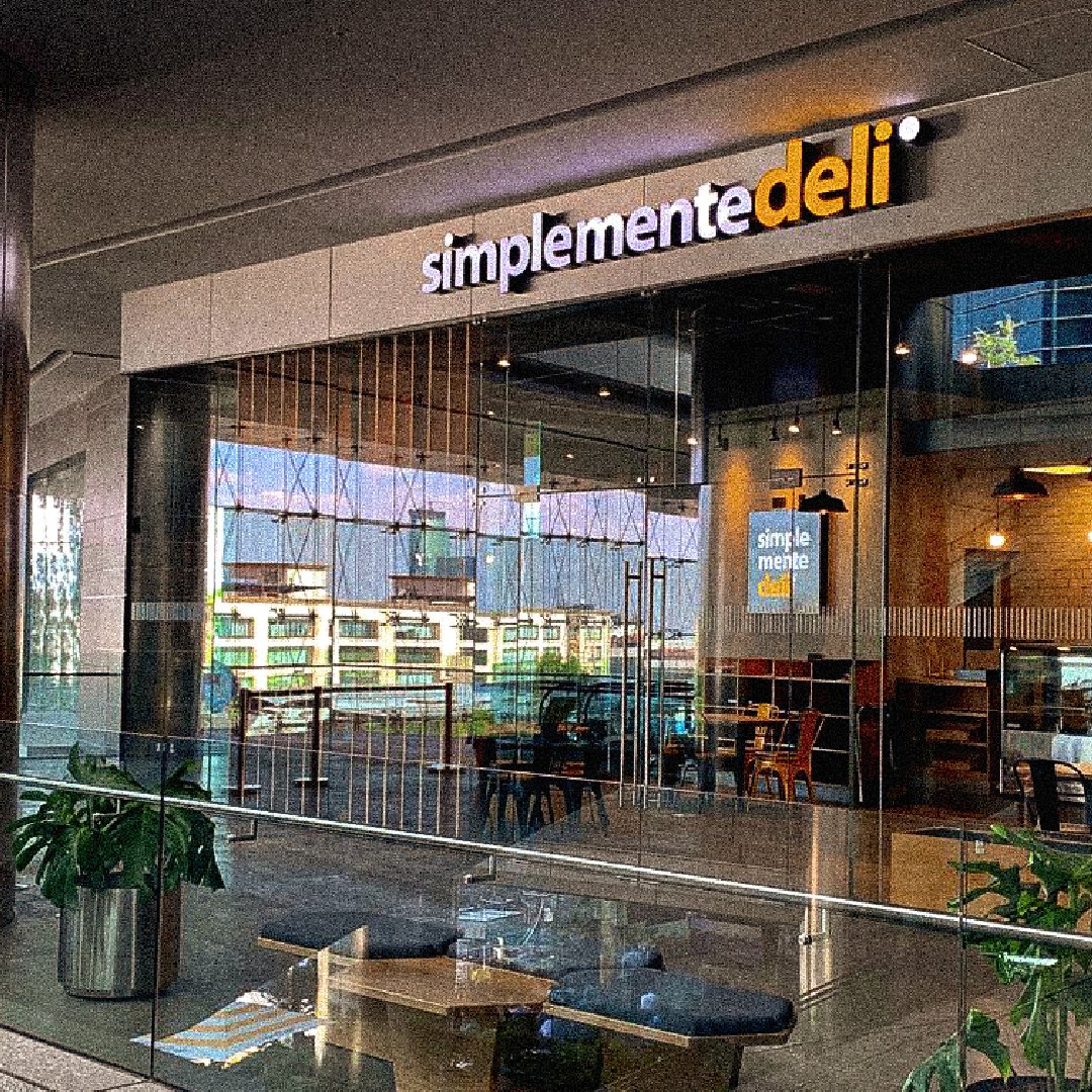 simplementedeli's tweet photo. Orgullosamente presentes en varios estados del País, únete a la familia #Simplementedeli Somos el primer concepto DELI en México bajo el modelo de franquicia.
¡Únete a la gran experiencia! Contáctanos al siguiente correo electrónico FRANQUICIAS@SIMPLEMENTEDELI.COM #FIF2022 https://t.co/fdlqpop5Co