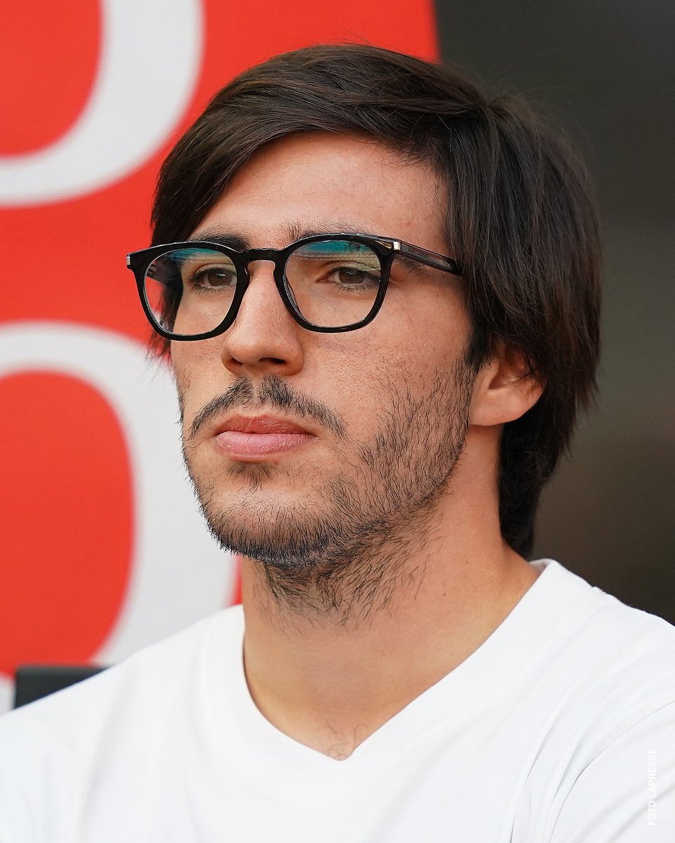 SerieA's tweet photo. 👓 Sandro - 𝐶𝑙𝑎𝑟𝑘 𝐾𝑒𝑛𝑡. https://t.co/sdO9sHr5yv