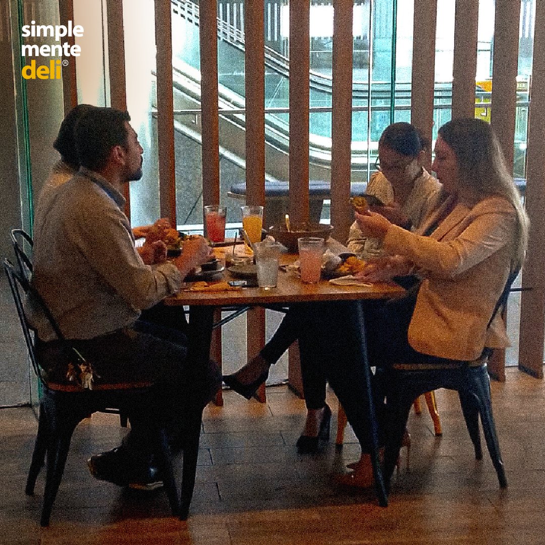 simplementedeli's tweet photo. Orgullosamente presentes en varios estados del País, únete a la familia #Simplementedeli Somos el primer concepto DELI en México bajo el modelo de franquicia.
¡Únete a la gran experiencia! Contáctanos al siguiente correo electrónico FRANQUICIAS@SIMPLEMENTEDELI.COM #FIF2022 https://t.co/fdlqpop5Co