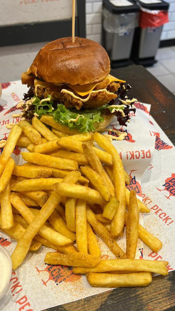 PeckPeckHackney tweet media