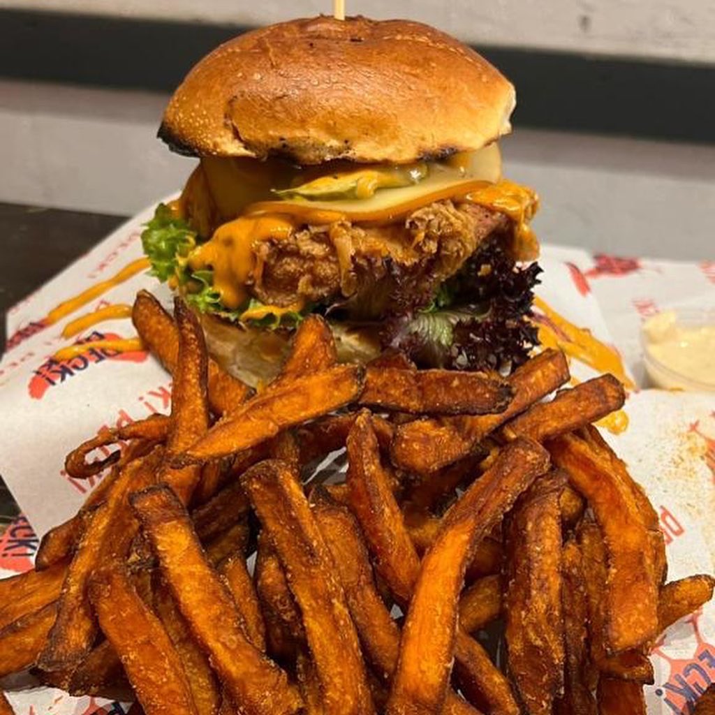 PeckPeckHackney tweet media