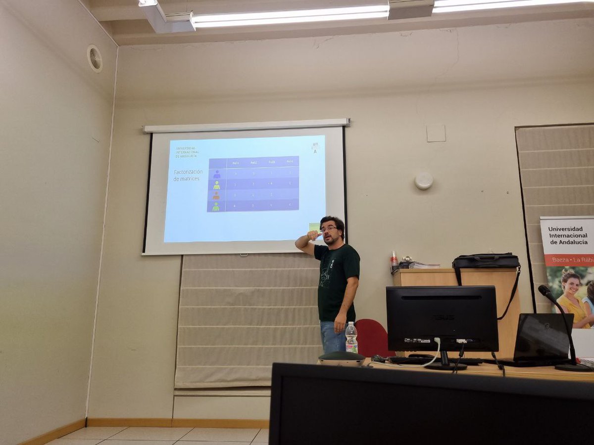 Qué usan las plataformas de streaming para recomendarnos películas, series etc. que nos pueden gustar? Esta tarde, programamos algoritmos de sistemas de recomendación con @4MosoT en #IAenUNIA