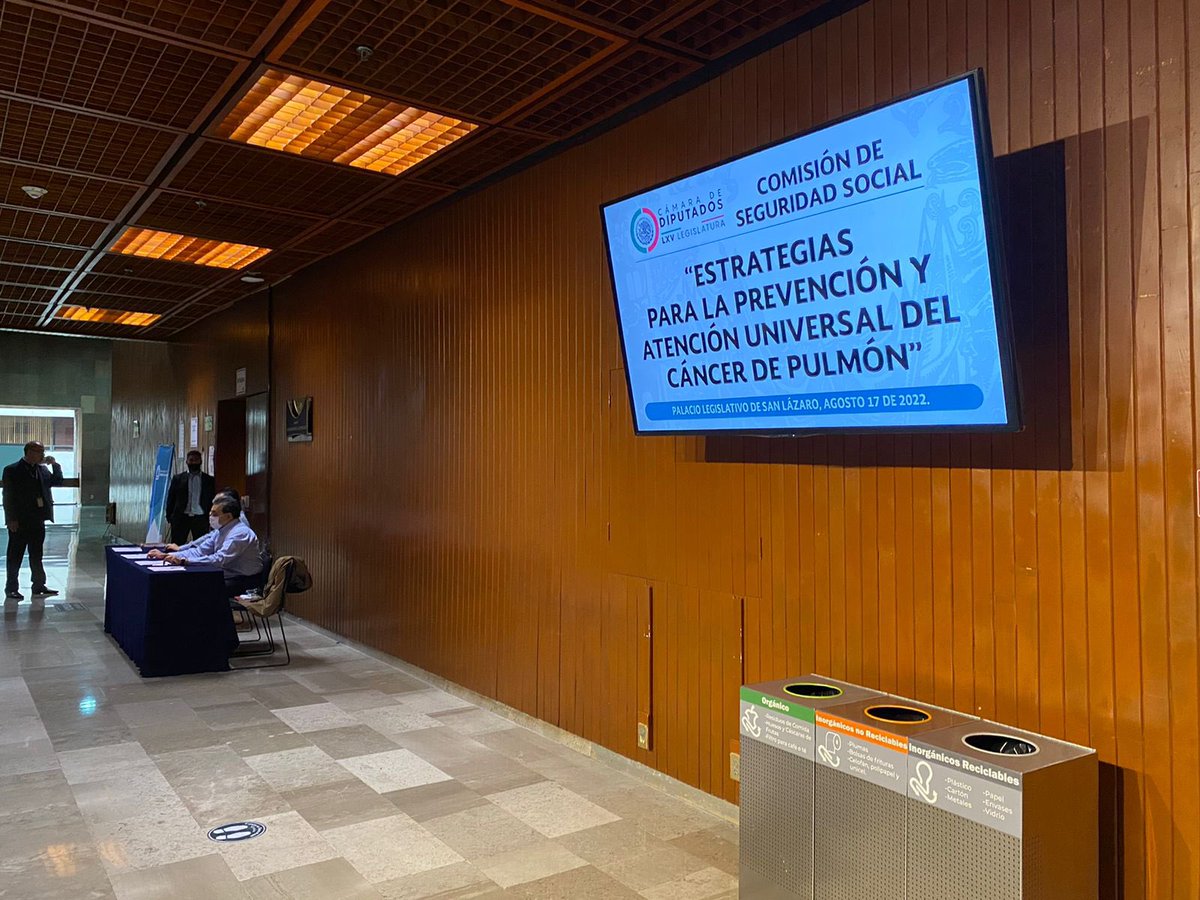 El Dr. Oscar Arrieta @ogarrieta y el Dr. David Heredia @DHeredia_onco presentan en la Mesa 1. titulada como la Educación para la salud y prevención del Cáncer del Pulmón. Estén atentos. #UFOT #INCan #CamaraDiputados #CáncerPulmón