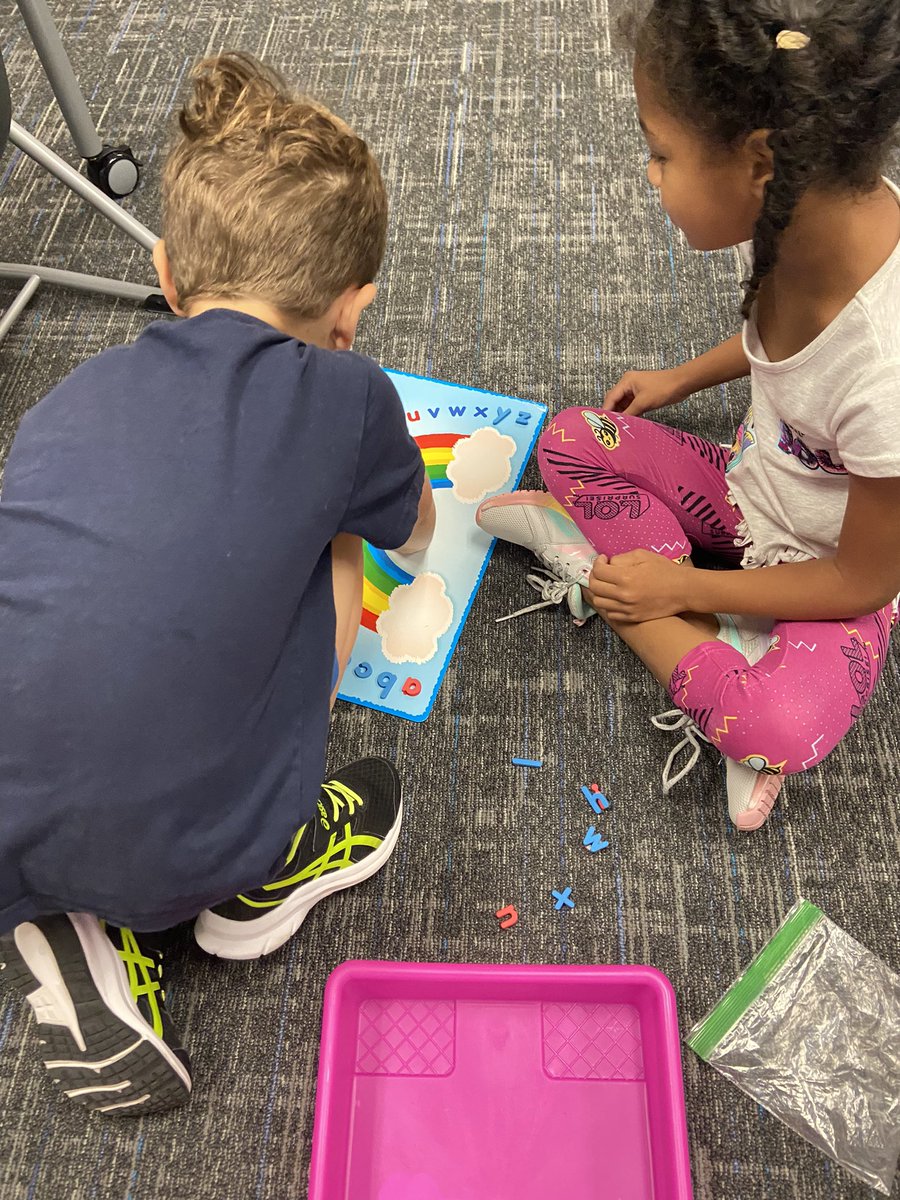 level_up_ESL's tweet photo. @SpearsElem  @spearskinder  Mrs.Sherman’s students working on stations the FIRST WEEK!  Way to go kinder! https://t.co/NdKsSQ1PYA
