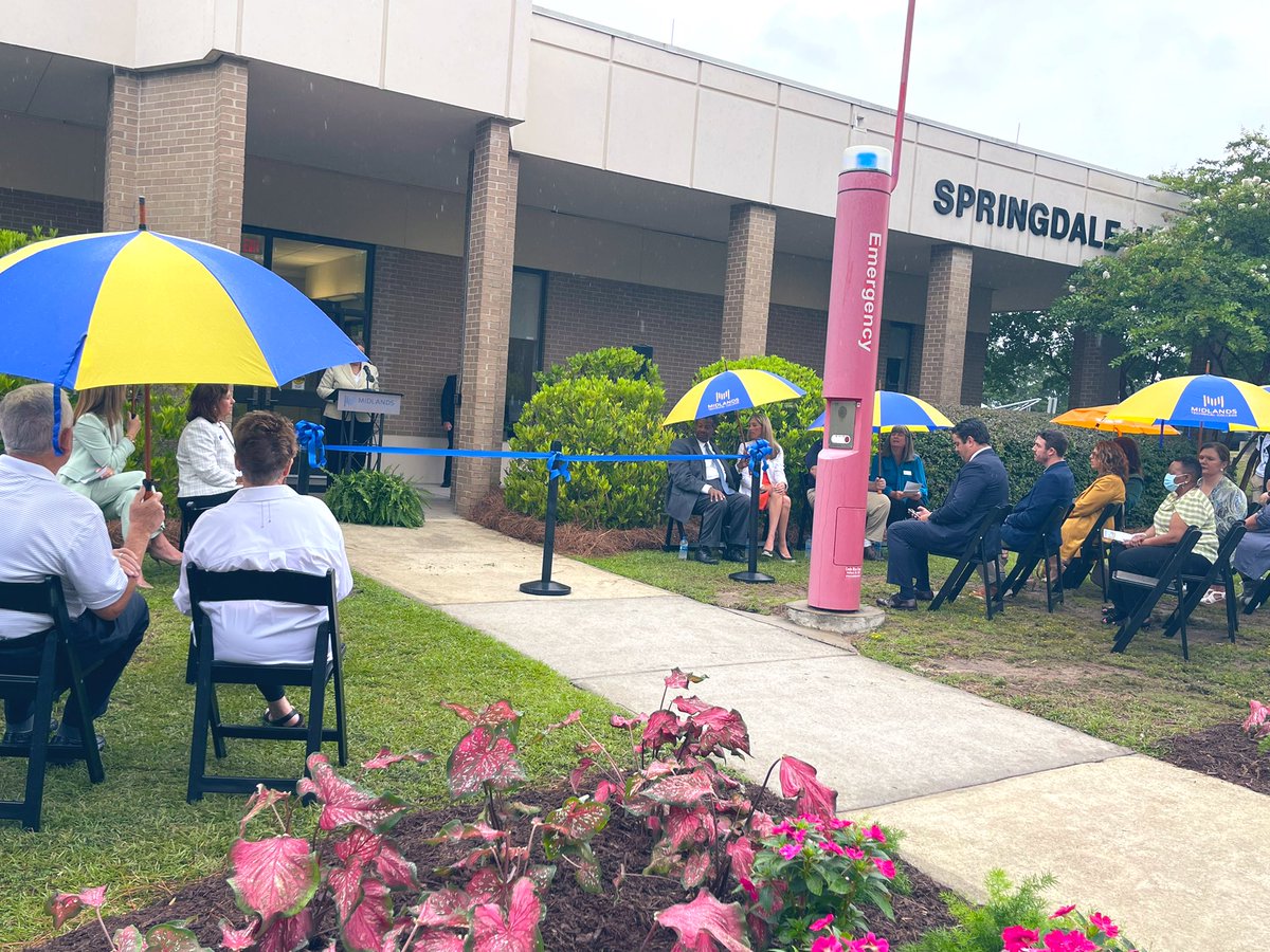 SCCharterSchool's tweet image. The rain didn’t dampen the excitement at @MidlandsMidCol Ribbon Cutting!  MMC opened its new 8,800 sq.ft. building. It provides dedicated classrooms for MMC students &amp;amp; teachers. Thank you @PamelaEvette @MicahCaskey for supporting MMC &amp;amp; charters in South Carolina. 
#MyCharterSC