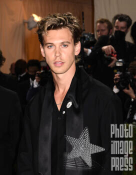 Happy Birthday Wishes going out to the charismatic & multitalented Austin Butler!             