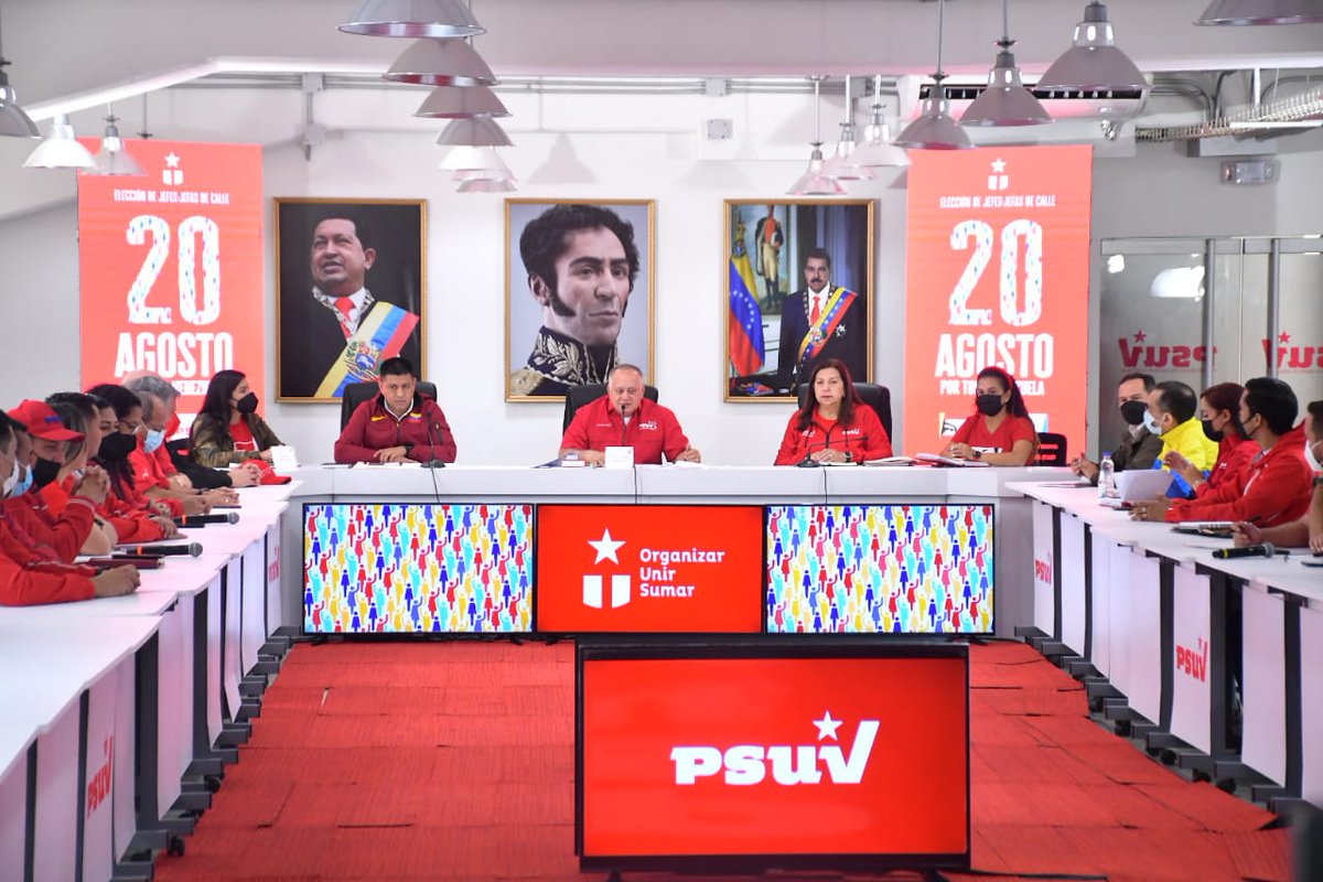 PartidoPSUV's tweet photo. "Aquí no hay líneas, es por quien las bases decidan votar libremente. El pueblo decidirá, absolutamente consciente de su voto", Diosdado Cabello. 

@dcabellor 
#MaduroPuebloTrabajador https://t.co/tezs1jbHG3