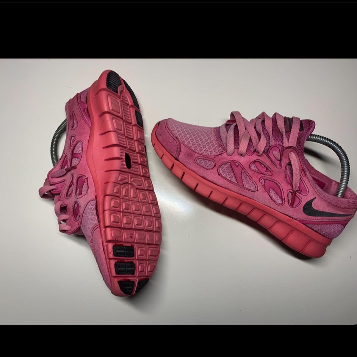 HitByMar's tweet photo. Nike Peony Pink free run 2. Dip Dyed, size 8 M 9.5 W. Link in bio or DM to purchase 

#Nike #DipDye #customshoes #RitDye #exercise #running https://t.co/9P5zWU2fpZ