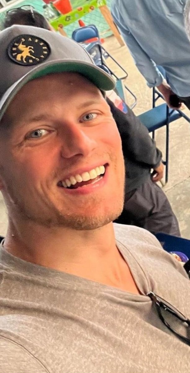 SchnepsTamara's tweet photo. #Samsmile spreads sunshine๐around the world๐๐๐๐ฅฐ
#SamHeughan
#VacayInMexico
#SearchingforAgave https://t.co/S2bBK47wpu