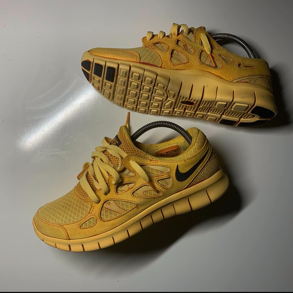 HitByMar's tweet photo. Nike free run 2 Sunset. Dip Dyed, size 8.5 M 10 W. Link in bio or DM to purchase 

#Nike #DipDye #customshoes #RitDye #exercise #running https://t.co/04JZIzQQCi