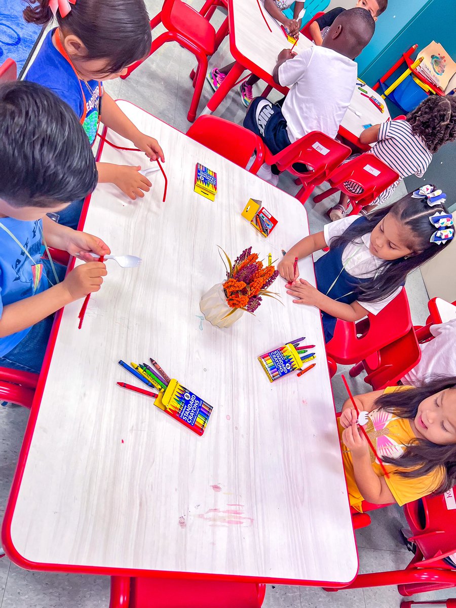 MrsNikkiFoster's tweet image. Why just read 𝑩𝒐𝒏𝒏𝒊𝒆'𝒔 𝑭𝒊𝒓𝒔𝒕 𝑫𝒂𝒚 𝒐𝒇 𝑺𝒄𝒉𝒐𝒐𝒍 when you can make your own 𝑭𝒐𝒓𝒌𝒚 ⁉️@Keeble_AISD @ShekaDow @DozierMrs @kojessie @i_am_mrs_o_ @JulieSustaita2 @AldineISD @Disney @Pixar #AldineConnected #KeebleONEteam #MakingMemories #FirstDayofSchool