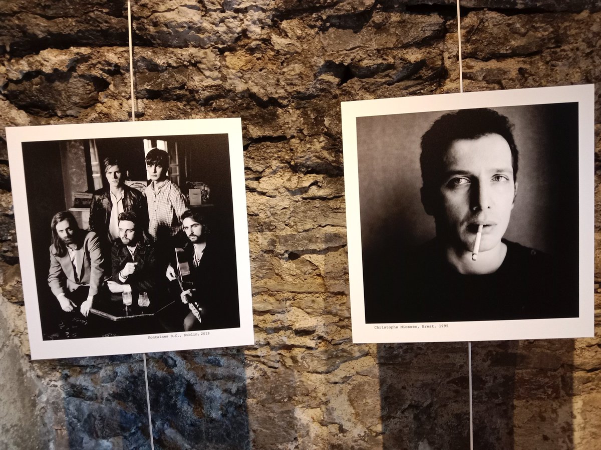 popisonfire's tweet photo. 📷 Superbe expo photos de Richard Dumas à voir @laroutedurock. Tour Bidouane avec Dominique A, Lou Reed, Étienne Daho, Nick Cave, Fontaines DC... Entrée gratuite.
#RDR2022 #routedurock #stmalo https://t.co/IFbx7w42H3