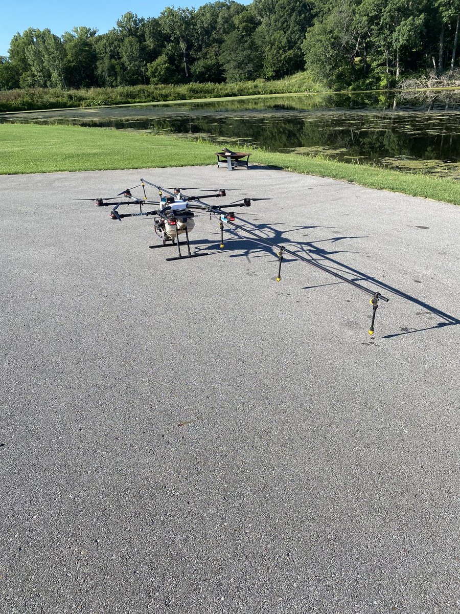 PickeringReid's tweet photo. Having a techy brother in the ag business might pay off. Spraying ponds for duck weed. https://t.co/tHHqHYrpyc