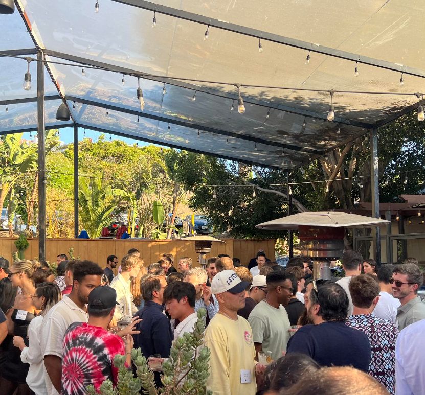 Kicked off #LATechWeek w/ a full house <a href="/a16z/">a16z</a> crypto happy hour! 🥂 
The energy was electric- builders across all spectrums of crypto gathered to connect &amp; share ideas⚡LA is ready to build and we <a href="/a16z/">a16z</a> are ready to support &amp; invest in the crypto community across SoCal + beyond!☀️