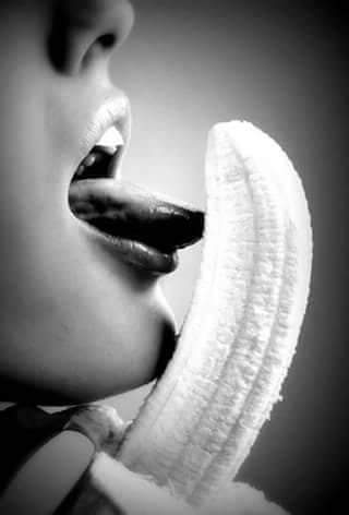 SolamenteTua77's tweet photo. #buonaserata 😉
Senza fantasia non può esserci Passione...🖤
#pensieroindelebile 
#tu https://t.co/KvF405yE1S