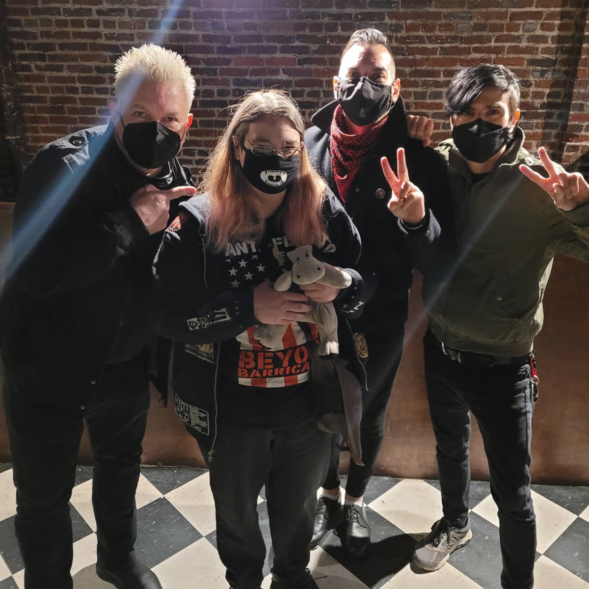 ZimrahMusic's tweet photo. I can't believe I didn't post these?!? Also can't wait to do it again. Not much longer!
#antiflag
#blackcatdc
#punkfam https://t.co/hFz4Z2ZI8v
