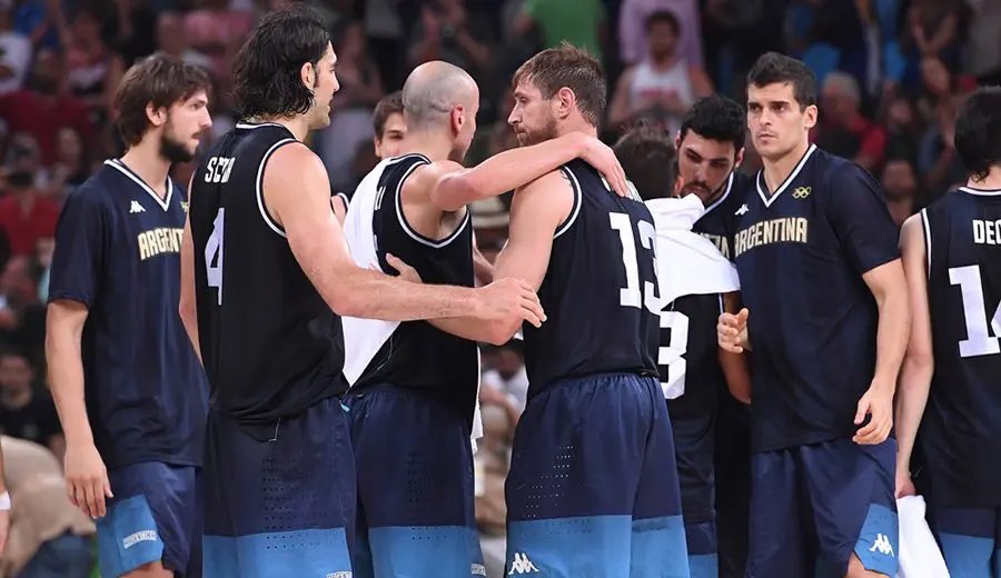 SoyElChapu's tweet photo. Hoy se cumplen seis años de mi último partido en la Selección. Lamentablemente coincidió con el de @manuginobili y nadie se enteró. Pero igualmente fue emotivo. Siempre en mi corazón @cabboficial! 🇦🇷❤️ https://t.co/ttrVUgcFcT