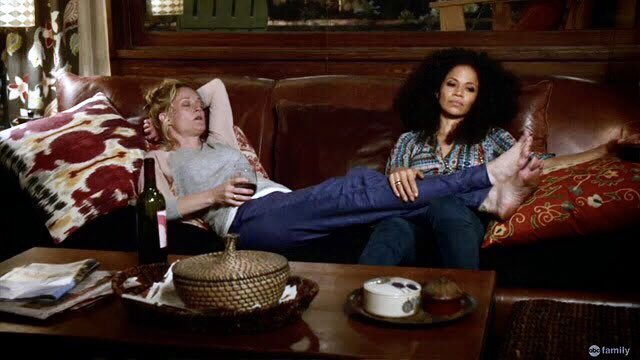 FosteredTheBook's tweet photo. It’s #NationalILOVEMyFeetDay or as Teri Polo refers to it #DontTouchMyFeetDay #TheFosters https://t.co/NlsZlezXWm
