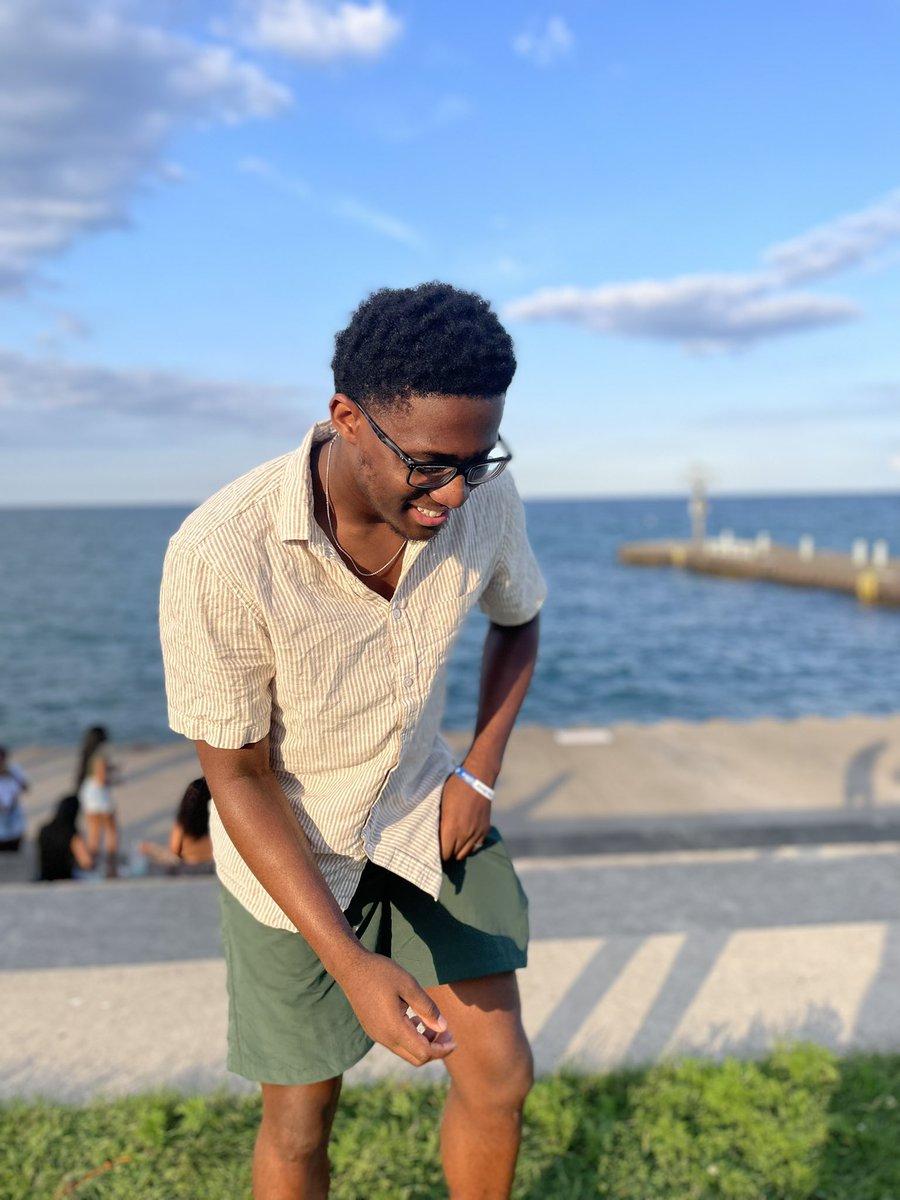 chris27scott's tweet photo. Can’t believe this is the last ride 😢 #bosurollcall
I’m Christopher Scott
⁃4th yr Architecture Major w/CRP Minor
⁃President of National Pan-Hellenic Council
⁃President of Phi Beta Sigma Fraternity, Inc. 🤘🏾
⁃9/10 times if you see me at a function I WILL be dancing 🕺🏾 https://t.co/kTnWcAJvjF
