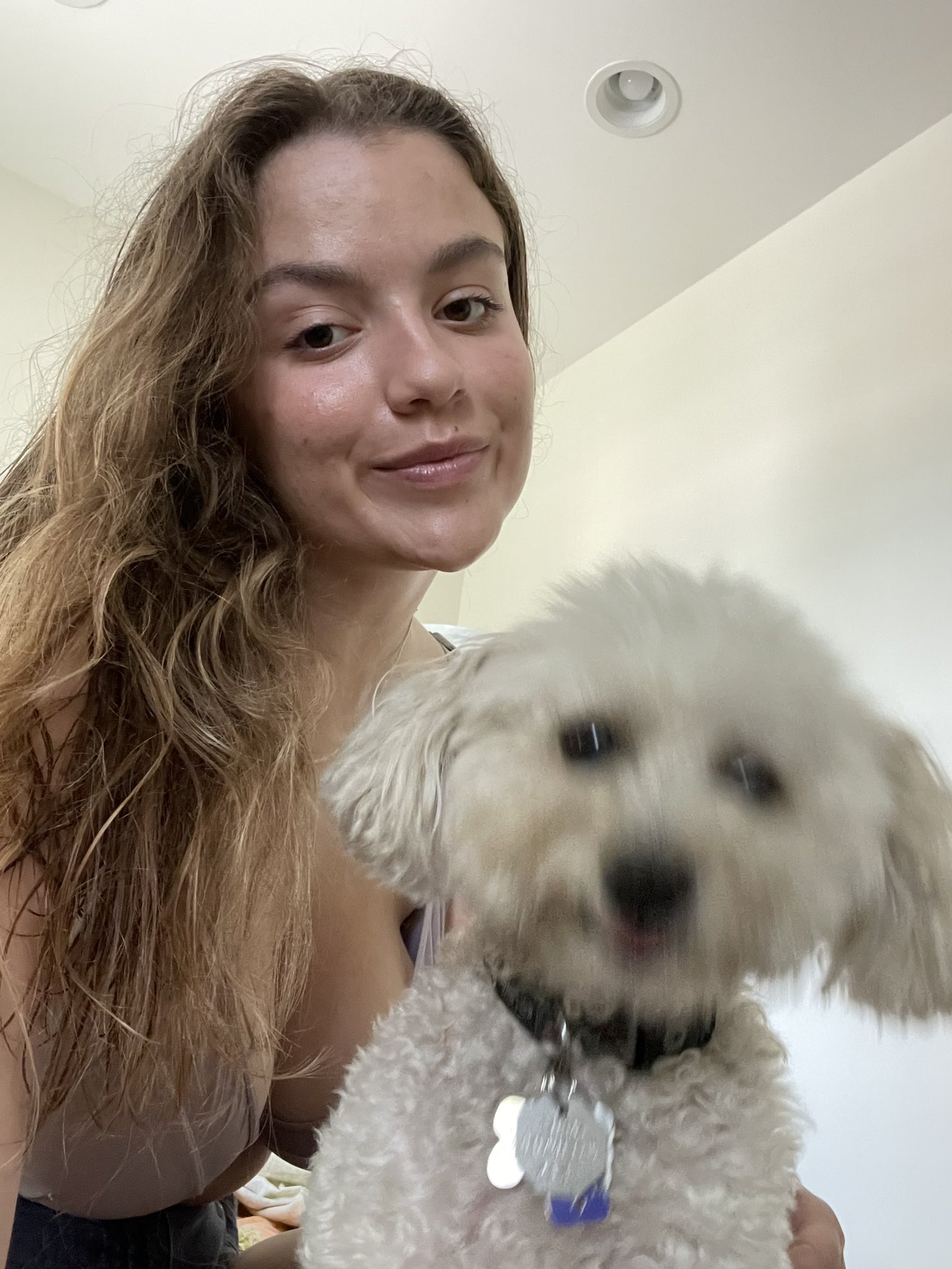 maya ︎ on Twitter: "she refused to stay still for our selfie :/ https://t.co/uzIf5IHAof" / Twitter