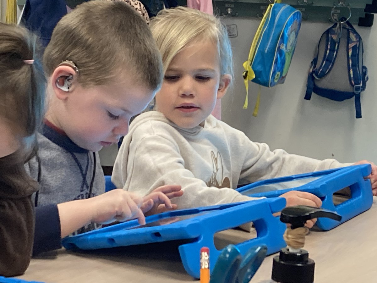 UtSchoolsDB's tweet photo. We are #hiring a full-time #ASL Specialist for the Deaf & Hard-of-Hearing in Salt Lake City. Send cover letter, current resume, transcripts, copy of teaching license, video clip of your signing skills and 3+ references to melanieb@usdb.org. #wonderfulplacetowork! #deaf #benefits https://t.co/phiPcVoGTF