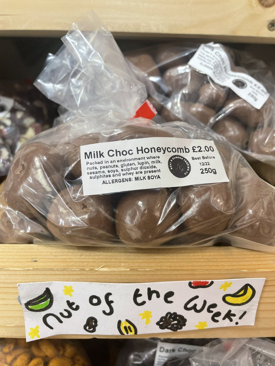 HABwholefoods's tweet photo. Do you beeeeelieve in life after honey ? 🍯🍯 We don’t at HAB wholefoods ! 🍌🍌Thats why our big bags of milk chocolate honeycomb are this weeks #nutoftheweek !!! 🥜Comb in to the store today at st Mary’s hospital for a £2 bag !! C’est tres Cher !! 🐝
#nuts #yum #honey https://t.co/Iy2MjZEJxw
