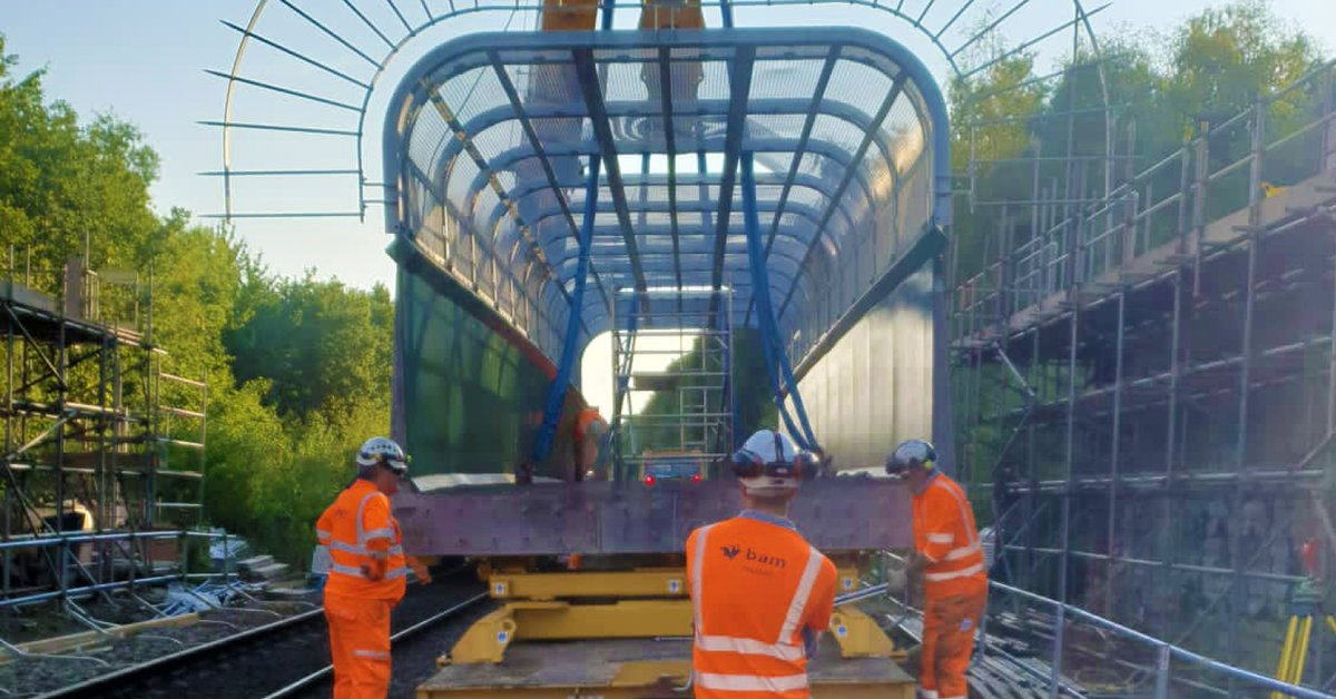 🚧 Bridging the Gap to Suit Our Client’s Needs!

 🌉 Following our #SteelFabrication for Fieldhouse Lane Footbridge #TeamLundy were on site to assist with the installation for <a href="/theTRUpgrade/">The Transpennine Route Upgrade</a>

 👷👷‍♀️ Working with @BAMNuttall, the shift was completed successfully, well done team!