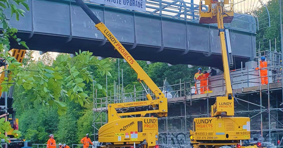lundyprojects's tweet photo. 🚧 Bridging the Gap to Suit Our Client’s Needs!

 🌉 Following our #SteelFabrication for Fieldhouse Lane Footbridge #TeamLundy were on site to assist with the installation for @theTRUpgrade

 👷👷‍♀️ Working with @BAMNuttall, the shift was completed successfully, well done team! https://t.co/HnRYfnv8zs
