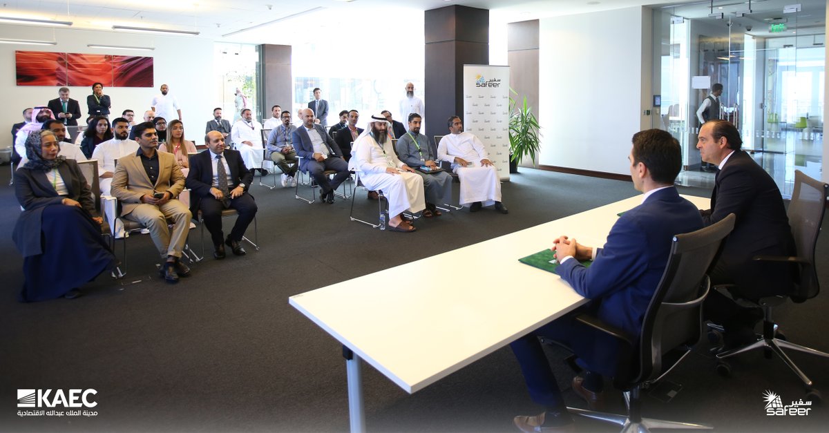 kaec_saudi's tweet photo. We are pleased to sign a letter of intent with #SAFEER. With this agreement, #SAFEER will supply, install, and engineer the maintenance and operation for the next 20 years of a Hybrid Solar Power Farm project within our city with a capacity of 12.5 MWP. https://t.co/8nB5buJTI3