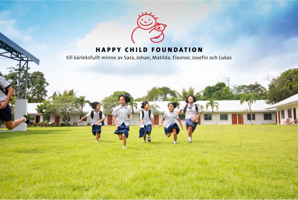 THEmbStockholm's tweet photo. On 15-08-22, @THEmbStockholm donated 53,000 SEK as proceeds from the Thai Pavillion Fun Run 2022 to https://t.co/pViulqO88C to help support Thai children in #Thailand. 

https://t.co/0UHLGxbuXv

#happychild #sweden #phuket #funrunforacause #funrun https://t.co/2QgLN7f8oJ