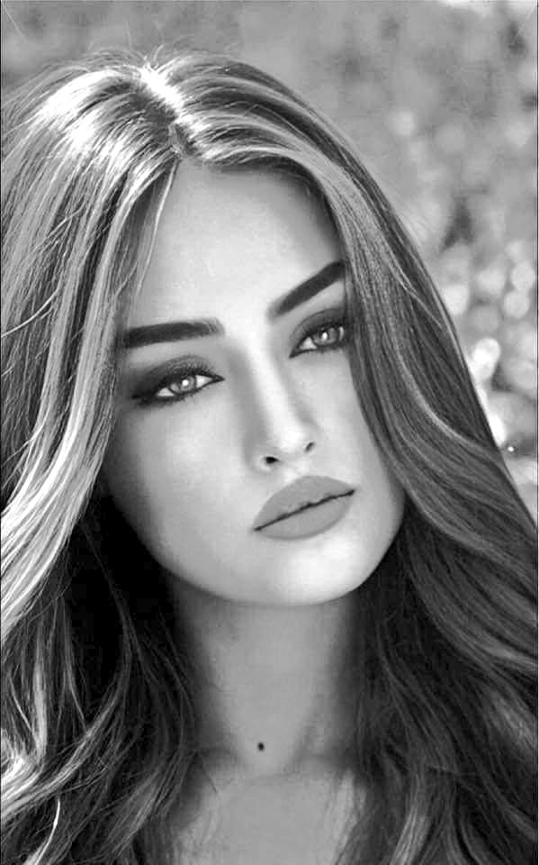 "أدركنا أن الرفقة لا تعني شيئا .. دون الأمان
و أن العشرة الطويله .. لا تصنع دائما صداقات حقيقية 
و أن وعود اليوم .. ليست ضمانات للغد
و الخسارات .. ليست بالضرورة هزائم 🏹🖤