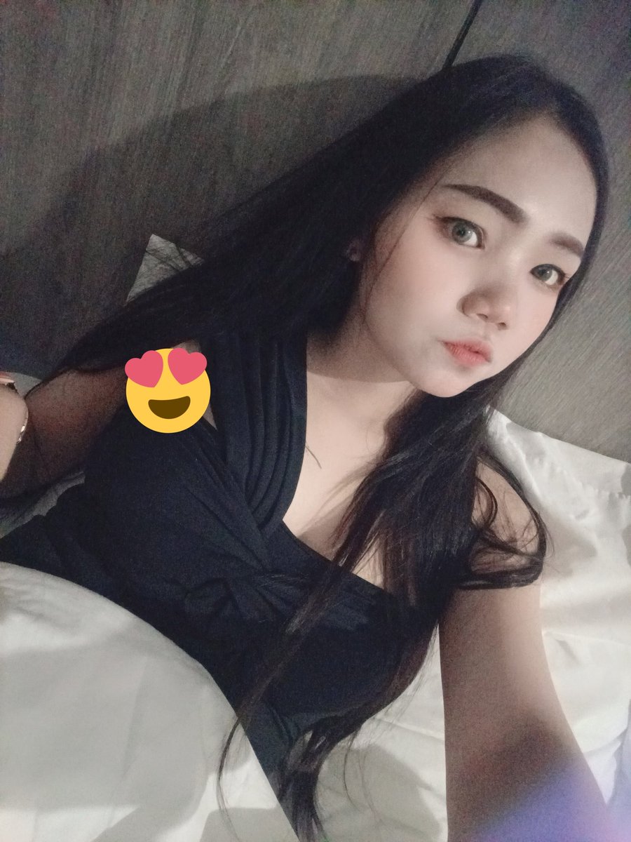 tyza122's tweet photo. ความสุขคนเรามักจะผ่านไปไหวเสมอ😔 https://t.co/tluLjih0dM
