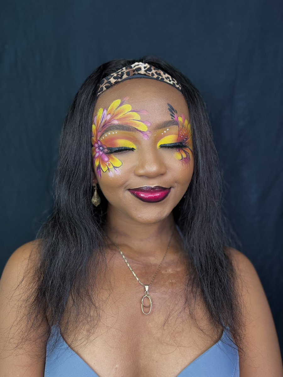 ilanakariukii's tweet photo. Since I’m getting a lot of new people on my page, I’m a makeup artist 👀 hmu for bookings 🫶🏽 https://t.co/YxoJD5UHNc