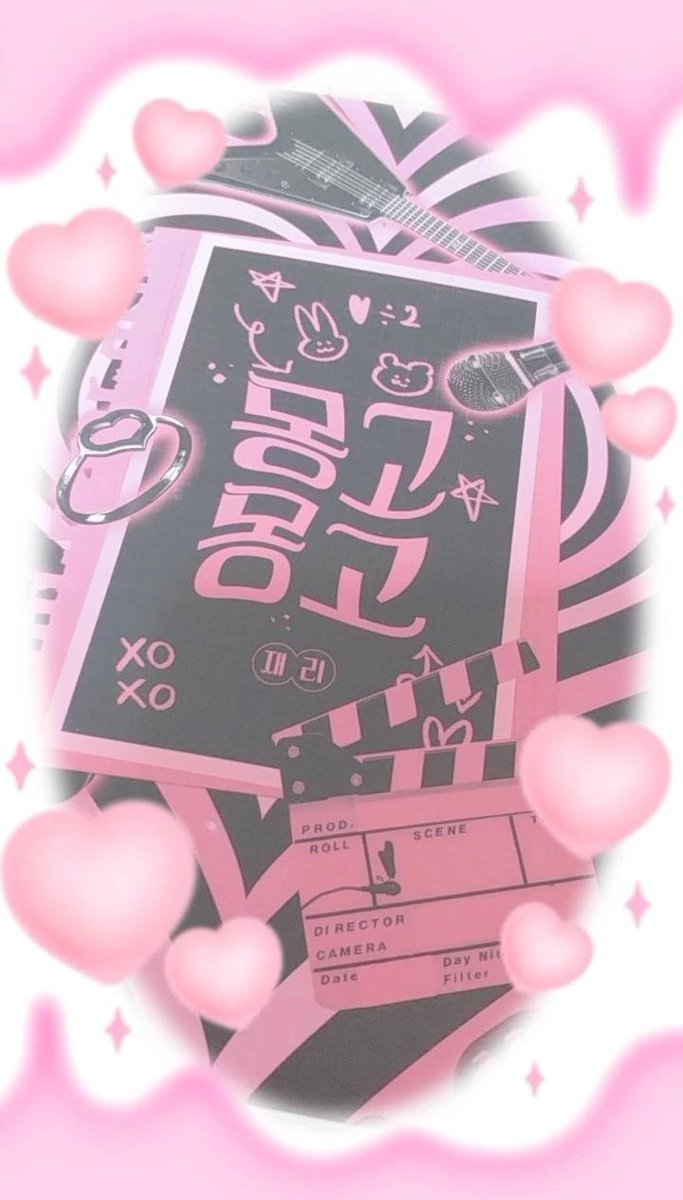 y00_st's tweet photo. #악셀지침서 
( 사진 찍는 재주가 없어서 필터의 힘을 빌려본 최선의 사진들... ㅎㅎ )
진짜 배송 왔다는 문자 오자마자 하루종일 소장본 생각에 하... 😭💓
뜯었는데 왤케 이쁜 것임 실물이 백배 천배 나아요 진심
소장본을 샀는데 소장본 하나 더! 무슨 홈쇼핑에서나 나올 법한 파격 세트에 https://t.co/MSs6BX8CKH
