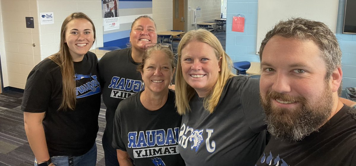 MoodysMath's tweet photo. 8th grade math is ready at Memorial! #HCSD1 https://t.co/SSwwn8g3sn