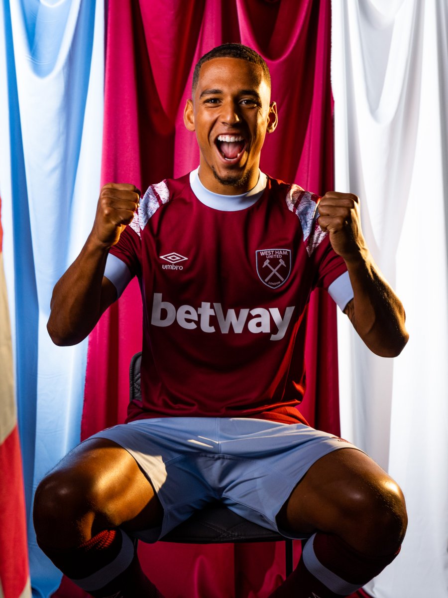 WestHam's tweet photo. Welcome to West Ham United, Thilo! 🙌 https://t.co/RUWVkDTfxz