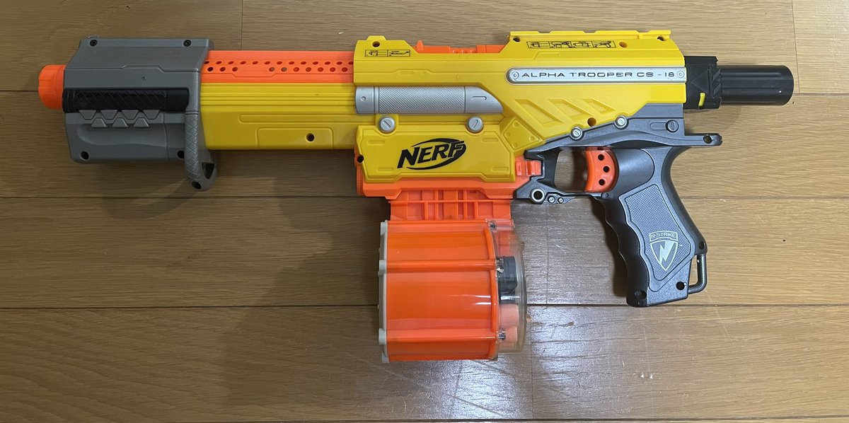 onepunch_man4's tweet image. 小学校の頃、これを友達と一緒に道路走ってる車に撃ちまくってた。ちな16連射可能。
#r301 #carsmg