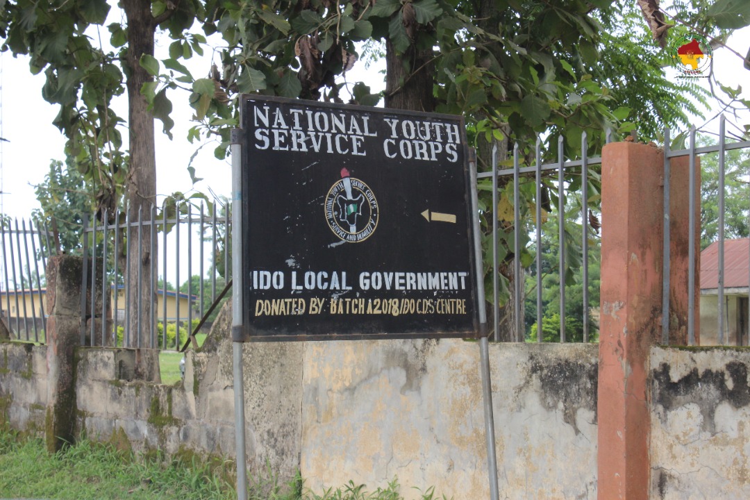 oyogowa's tweet photo. The Embattled Ido Local Government Chairman Shuts Office 

The staff of Ido local government was left in awe a few days ago when the suspended chairman shut them off from the office building

Apparently, this speaks volumes about the level of maladministration of the council boss https://t.co/bMkz2GqGqz