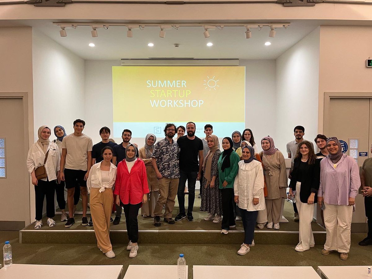 fullsepp's tweet photo. SSW 16 Ağustos etkinliğimizden kareler.☀️🤩
@GamzeSart @ahmettbalat @candostb İzzet Zakuto konuğumuz oldu!
#fullsepp #khas #ssw #workshop #gamzesart #ahmetbalat #candostbayraktar #podbee #izzetzakuto #scorp #keşfet #workshop #startup https://t.co/85HGljI024