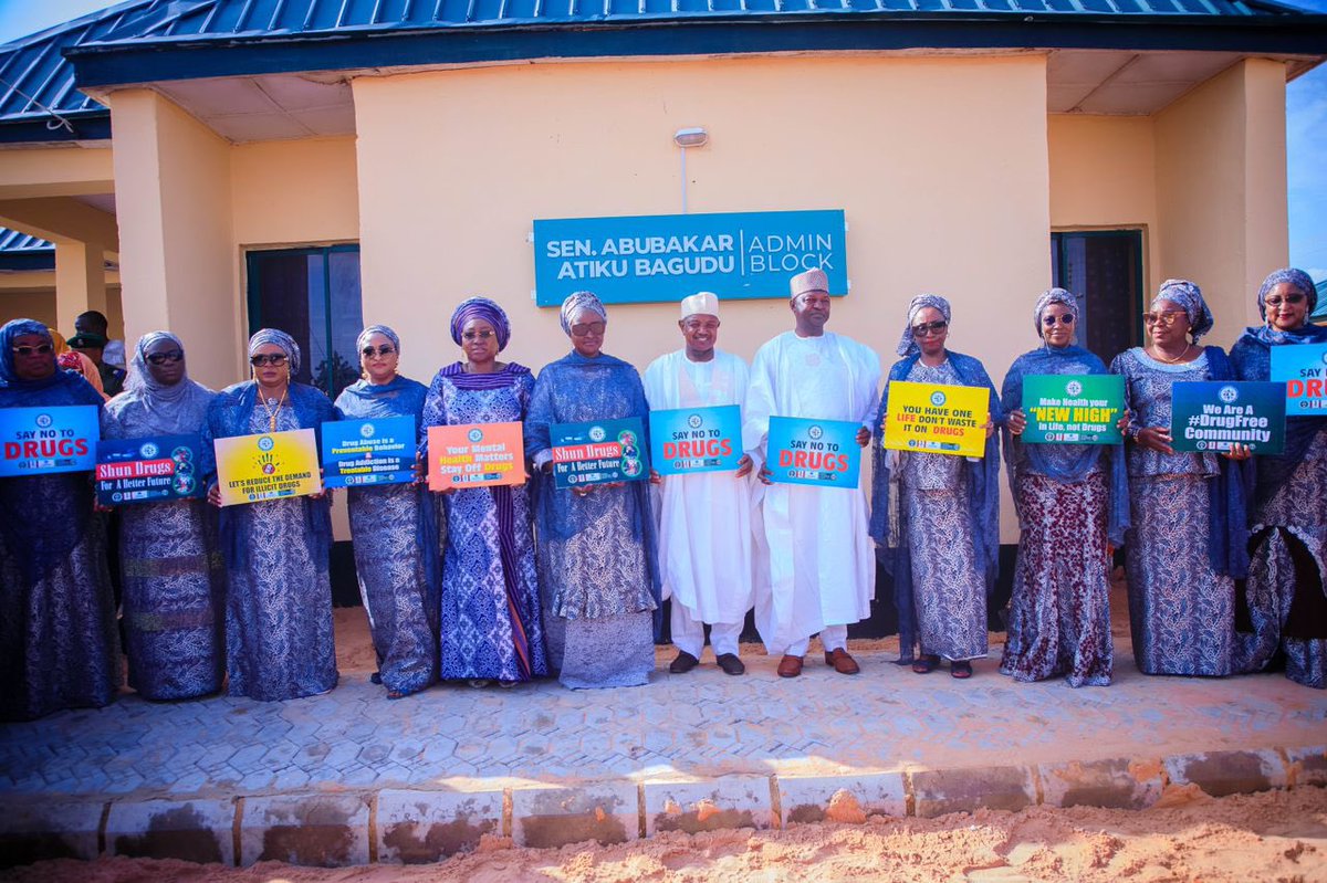 ayshamgwt's tweet photo. The Northern Governors Wives Forum @NGFSecretariat @NGW_Forum gathered in Kebbi last weekend for it's quarterly meeting and to commission a world class Sports and Recreation Center established by the First Lady of Kebbi State H.E @DrZSB in Birnin
#NGWF #SayNoToDrugs #Kebbi #Sport https://t.co/F78SuTL1qV