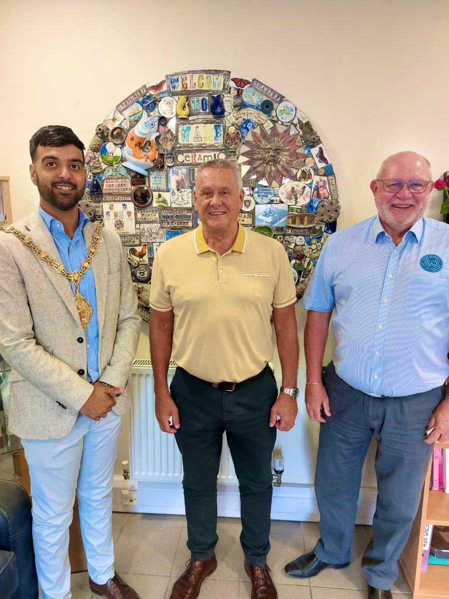 Busy day yesterday visiting our local ceramics businesses. 

•Got to do a bit of painting with <a href="/EmmaMayBailey/">Emma Bailey Ceramics</a> 

•Got a tour around Harper Street with <a href="/Middleport_Pot/">Middleport Pottery</a> 

•Met with <a href="/anitabharris/">anita harris</a> to see the beautiful pottery.

•A tour around <a href="/WadeCeramics/">Wade Ceramics</a> with Paul and his team.