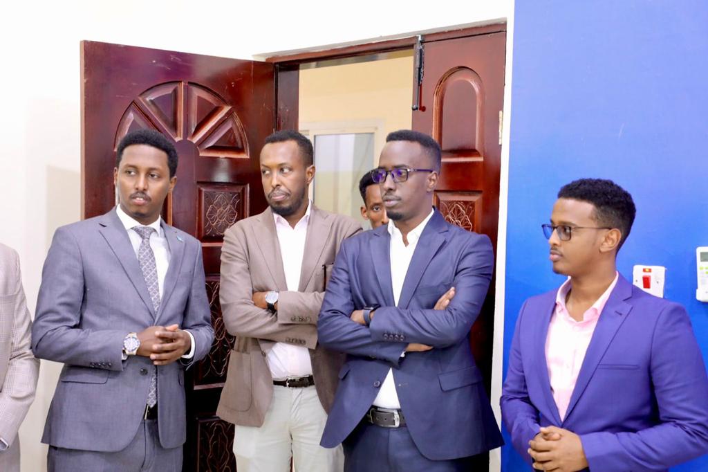 AbdiazizYouth's tweet photo. We are thrilled to welcome the newly appointed Youth and Sports minister Mr. Mohamed Barre Mohamud who paid his first visit at our center. 

We are grateful to his visit and looking forward to working with him to champion youth agenda. 

#AYCVisit https://t.co/nRjjwBaekH