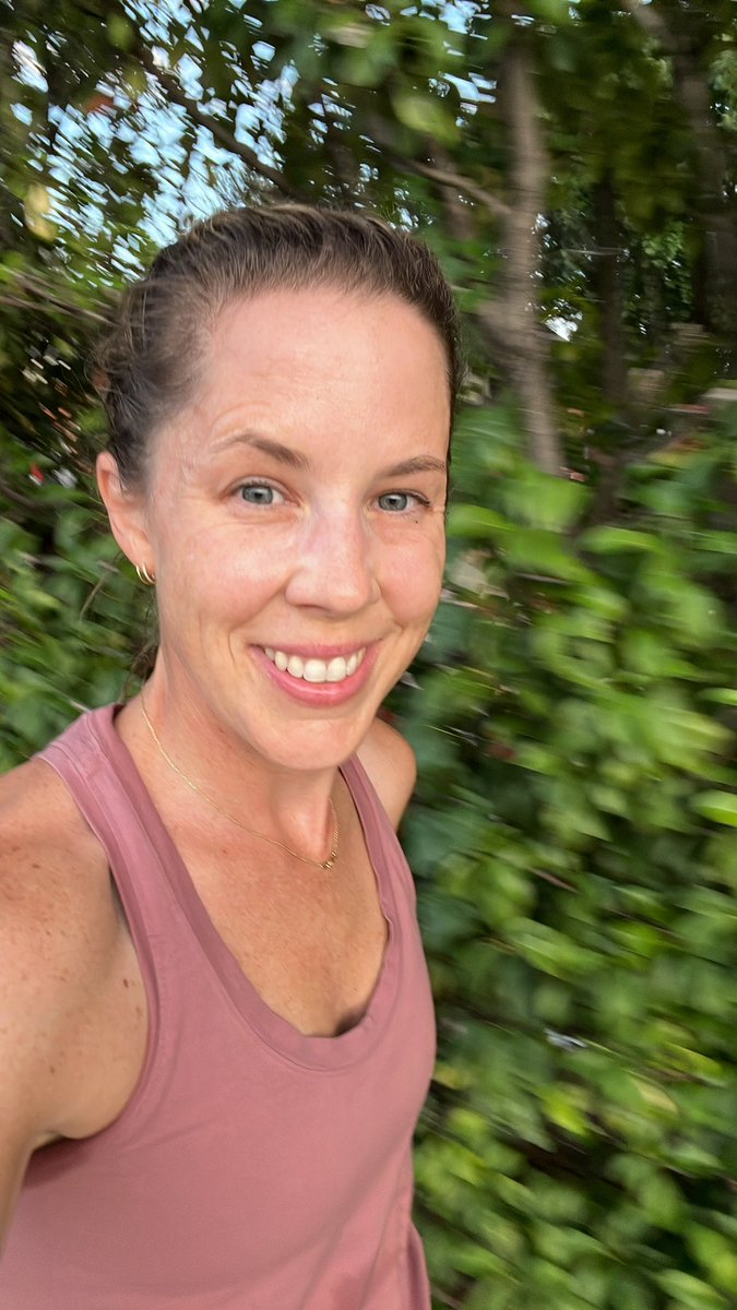 BeckyEdu's tweet photo. @jlo731 @CodyRigsby @TheWalkingEds @onepeloton @SalleeClark @MrsBalster @MatthewXJoseph Same! Have you heard of the #HCOTF group?? Personal trainer picks and stacks @onepeloton workouts for you and maps the month! Today was 20 min full body, 10 min core, I skipped the 10 min barre and subbed 20 min job. https://t.co/YiT6HFTgxc
