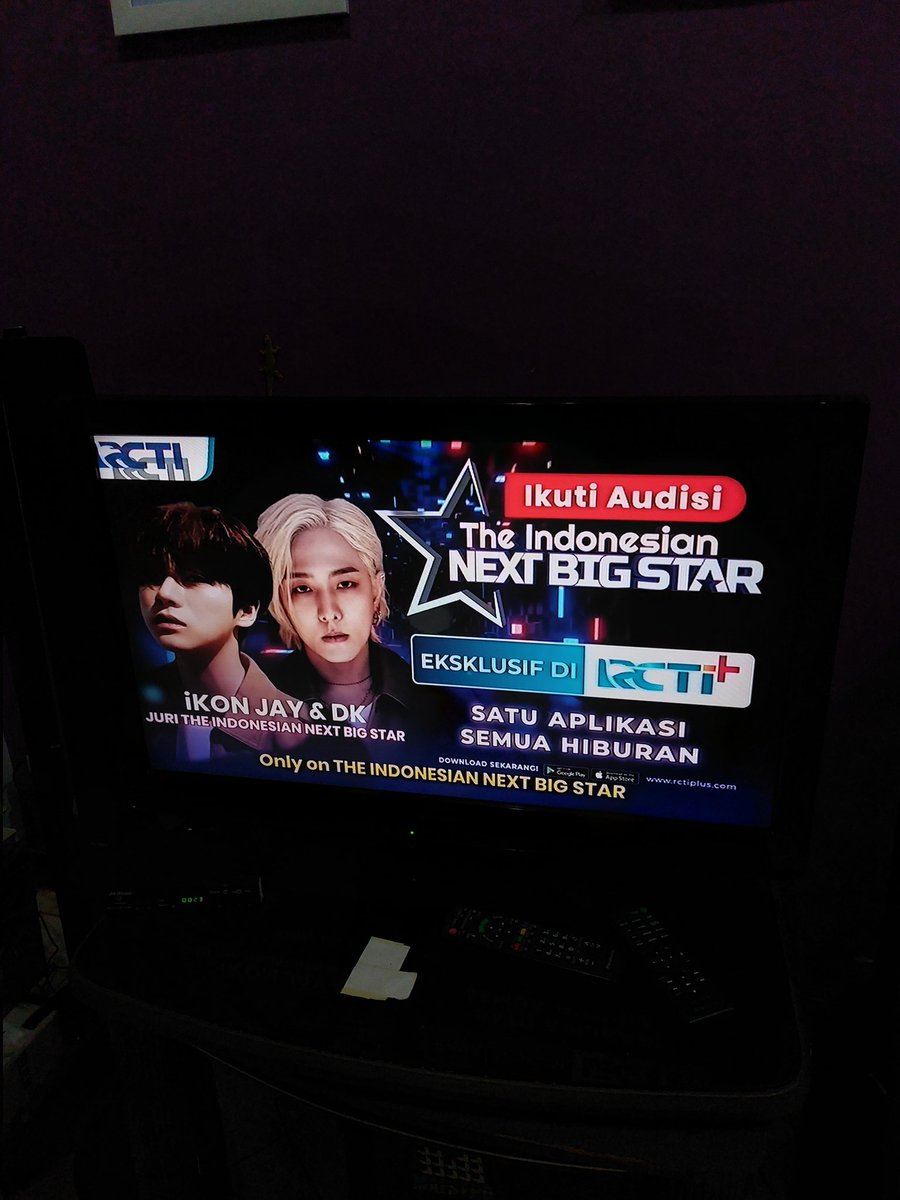 chanuyass's tweet photo. Udah ada iklanya di RCTI😂 yampun iKONku ada di tv lokal😭 ganteng amat @D_dong_ii @iKON_gnani_____ https://t.co/zVGGEcOtOz
