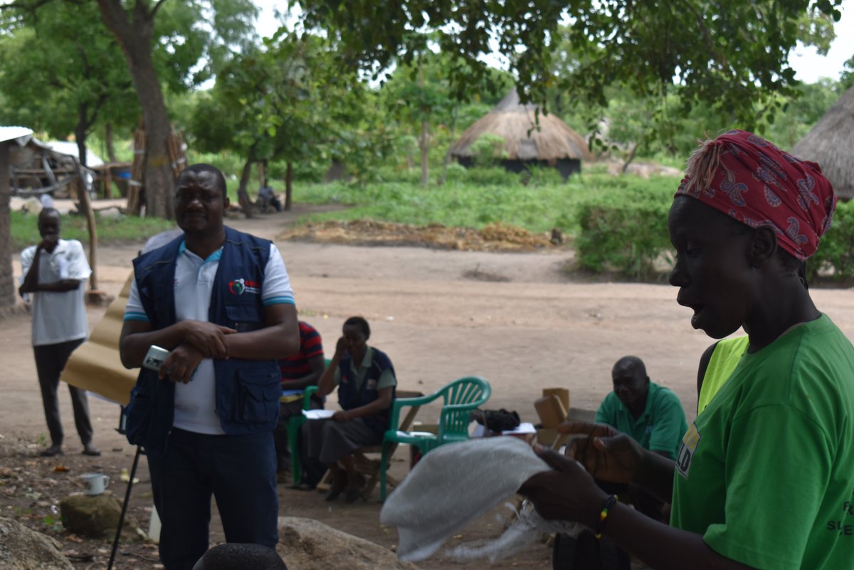 NEAR_Network's tweet photo. #WorldHumanitarianDay 
 
Crespo Mubbalya works for @AWYAD21  in #Uganda
 
He facilitates peaceful co-existence between host and refugee communities
 
“Local humanitarian workers are necessary because they remain as reference points in the community” https://t.co/cBdJOGscIt